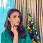 Soha Ali Khan Instagram – Damaged hair, damaged skin, all the celebrations and travel take its toll on my skin. #EvionInBeautyOn is my mantra to repair all the damage. Evion loaded with Vitamin E goodness, is the hero for my beauty. It repairs cell damage, letting my skin and hair breathe from the inside out. So go on, show your skin and hair some much needed loving, with Evion.Visit www.evion.in to know why your skin and hair will love you for choosing Evion. #Evion #EvionInBeautyOn #RepairRestoreRevive #healthyskin #skinrepair #nourish #celebrations