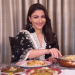 Soha Ali Khan Instagram - Biryani has always been my go-to choice for every special occasion. But no biryani is complete without some mouthwatering kebabs, right? 😋 The new non-veg kebab platter by @behrouzbiryani features FOUR different types of kebabs; the Murgh Malai Tikka and the Murgh Seekh Kebabs are my favourites! ❤️ Make your celebrations extra special by trying out Behrouz's veg and non-veg kebab platters. Kyunki, kuch pal sirf Behrouz se khaas bante hai! #ad #behrouzbiryani #biryani #biryanilovers #biryanilove #bahaar #gopromoto #kebabs #kebabplatter