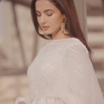 Sonal Chauhan Instagram - This is so beautiful and special. I just hadddd to repost this. Thank you sooo much Anas @unzip_delhi for adding these beautiful words to my video and adding magic ….. ♥️♥️♥️ Eid Mubarak ✨ Voice @oldschoolbastard . . . . . . . . . . . . . . . . . . . . 🎥 @dieppj #love #sonalchauhan #poetry #shayari #unzipdelhi #magic #faith #positivevibes #morning #eidmubarak #eid