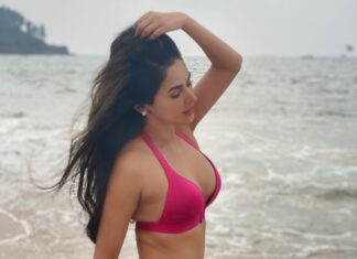 Sonal Chauhan Instagram - The Summer got me dreamin’ 🦢🦢🦢 . . . . . . . . . . . . . . . . #love #sonalchauhan #summer #beach #missing #bikini #thursday #dreaming #mood