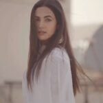 Sonal Chauhan Instagram - - “usey chaaha bhi to kitne adab se yaaron Usey bhulaya bhi to kitne adab se yaaron Naam likha to aansu siyahi bana yaaron Usey yaad kiya bhi to kitne adab se yaaron” - Jai Singh . @sonalchauhan is one of the few people who still have an undying love for poetry and have always appreciated it. I have always had a soft corner for people who admire the importance of words in human life. I kept looking for videos for this one and then all of a sudden it had to be my friend right there. It blends in so beautifully. Thank you @sonalchauhan for being you . . . Written and Narrated by: @oldschoolbastard Music: @kailashkher and the band @kailasa (intended for fair use only) . . . #reelkarofeelkaro #urdushayari #hindiquotes #reelsindia #réel #instagood #sonalchauhan #urdulines #oldschoolbastard Delhi, India