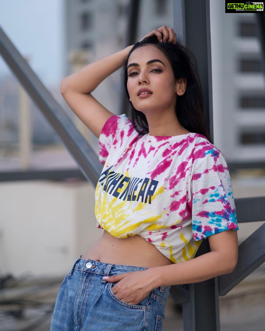 Sonal Chauhan Instagram - You feel like you’ve seen it , but you haven’t…. 🦄🦄🦄 . . . . . . . . . . . . . . . . . . . . . . . 📸 @dieppj #ॐ #sonalchauhan #pridemonth #pride🌈 #pride #love #loveislove #onelove #stayhome #staysafe #positivevibes #thankyou #gratitude #blessed #prayers #weekend #saturday #peace #morning #photography #terrace #tiedye