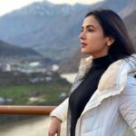 Sonal Chauhan Instagram – Because we have only one 🌍 
We are coz…. it is 🌍♥️
Let’s protect our environment and be kind to it 🌳🏔🌊 
#worldenvironmentday #sonalchauhan #love