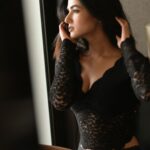 Sonal Chauhan Instagram - Thank you all for the lovely birthday wishes. The love you guys showered me with is truly overwhelming♥️. Let’s spread this love and help each other as much as we can. I’d consider this bday a HAPPY one only once we’ve defeated this disease n suffering. Praying for happier/healthier days for everyone 🙏🏻 Please Stay home and Stay Safe 🤍🙏🏻 . . . . . . . . . . . . . . . 📸 @amitmehraphotography #ॐ #love #stayhome #staysafe #positivevibes #thankyou #gratitude #blessed #prayers #monday