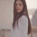 Sonal Chauhan Instagram - आओ कुछ ऐसा करें …… 💗💗💗 . . . . . . . . . . . . . . . . . . . . . . . 🎥 @dieppj #ॐ #sonalchauhan #love #happiness #reels #reelitfeelit #reelsinstagram #video #salwarkameez #indian #laughter #romance #dream #wednesday #instagood #soul #blessed