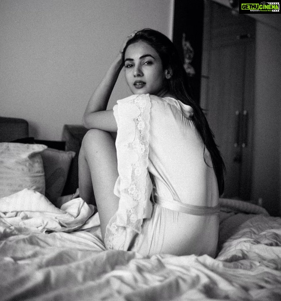 Sonal Chauhan Instagram - If love hunts you down , finds you , captures you ... Will you hold it tight ... nurture it? Protect it ? I hope you will .... I hope you can .... 🤍♥️ . . . . . . . . . . . . . . . . . . . . . . . . 📸 @bharat_rawail #love #sonalchauhan #calm #blackandwhite #blackandwhitephotography #consumed #magic #miracle #sunday #mood #kiss #bed #bedroom #tuesday #live #happiness #fate #destiny