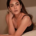 Sonal Chauhan Instagram – The girl next door 🚪 
.
.
.
.
.
.
.
.
.
.
.
.
.
.
.
.
.
.
.
.
.
.
.
.
.
.
.
.
.
.
.
📸 @dieppj 
#ॐ #love #sonalchauhan #girlnextdoor #sunday #skincare #eyes #dreams #gold #sun #goldenhour #magichour