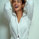 Sonal Chauhan Instagram - Just ALWAYS .... ALWAYS, Be a laugher ✨💖🤣 . . . . . . . . . . . . . . . . . . . . . . 📸 @dieppj #love #laugh #sonalchauhan #laughter #beauty #live #positivevibes #magic #miracle #faith #tuesday
