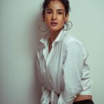 Sonal Chauhan Instagram – When i first met you…
I remembered you….
From a hundred different dreams….
And there you were….
For me to love….
All over again….
For the very first time…. 🤍🤍🤍
~ @atticusxo 
.
.
.
.
.
.
.
.
📸 @dieppj 
#ॐ #love #sonalchauhan #friday #favoriteday #peace #positivevibes #positivity #possibilities #beauty #faith #lifestyle #life  #magic #happiness #happygirl  #2021 #newbeginnings #portrait #photography #poetry #atticuspoetry #poetsofinstagram #happyhugday #hug #hugday