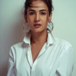 Sonal Chauhan Instagram – Maybe it’s me, Maybe it’s loads of moisturiser and my @fentybeauty highlighter ✨🧚🏻‍♀️ 
.
.
.
.
.
.
.
.
.
.
.
.
.
.
📸 @dieppj 
#ॐ #sonalchauhan #love #skin #makeup #highlighter #skincare #moisturizer #fentybeauty #esteelauder #hydration #skinhydration #skincareroutine #pamperyourskin #positivevibes #positivity #magic #beauty #healthyskin #glowingskin #glow #rihanna #tuesday #eyes #portrait #photography