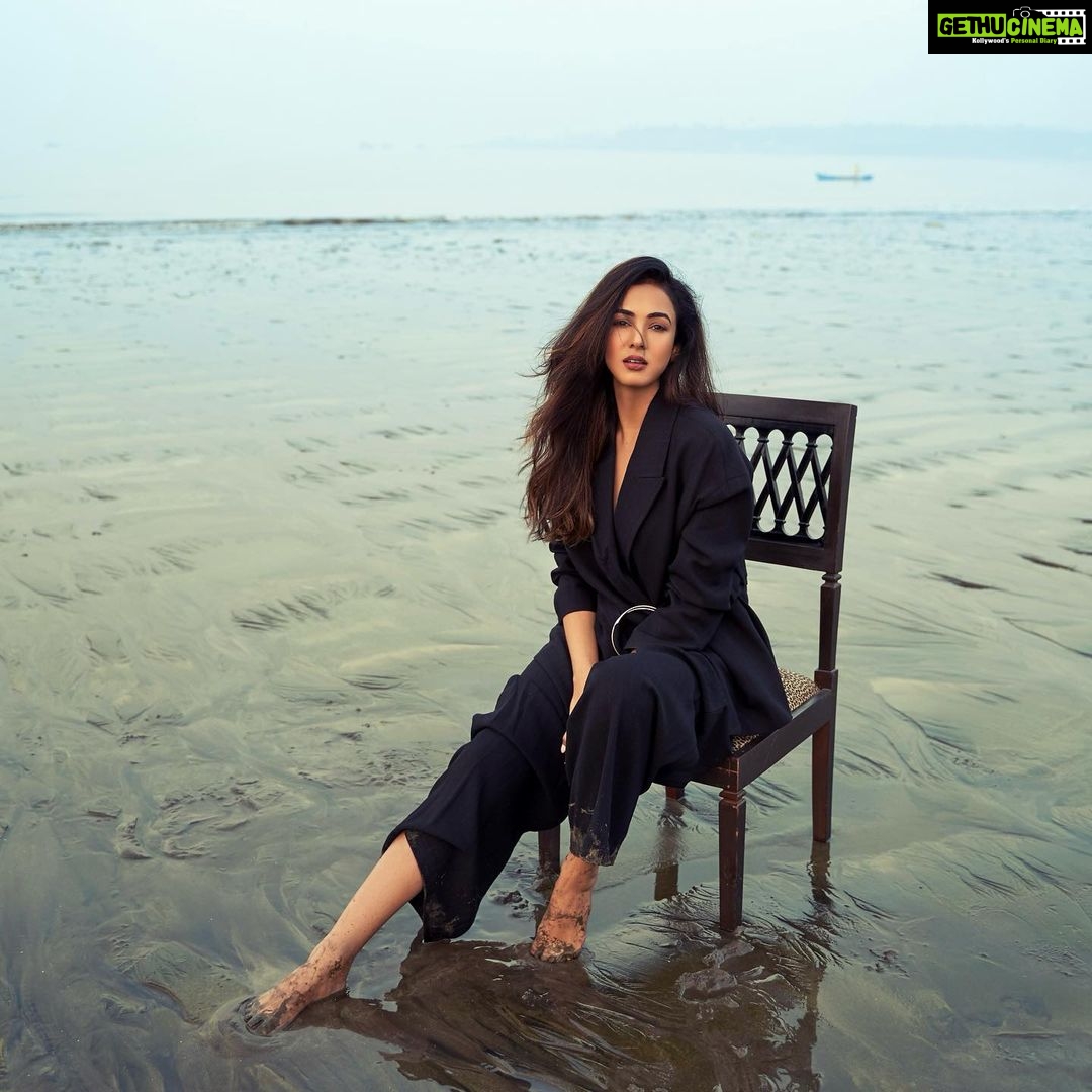 Sonal Chauhan Instagram - The minute I heard my first love story.... I started looking for you, not knowing how blind that was.... Lovers don’t finally meet somewhere.... They’re in each other all along....💖✨🧜♀️ . . . . . . . . . 📸 @dieppj #ॐ #love #sonalchauhan #sunday #favoriteday #peace #positivevibes #positivity #possibilities #beauty #hair #faith #life #magic #happiness #happygirl #sea #ocean #waves #sand #sun #beach #beachlife #2021 #newbeginnings