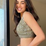 Sonal Chauhan Instagram – 🌸🌸🌸
.
.
.
.
.
.
.
.
.
.
.
.
.
.
.
.
.
Outfit @monikanidhii 
Styled by @d_devraj 
📸 @himanichauhan 
#love #sonalchauhan #indian #indianfashion #poetry #magic #beauty #green #mirrors #positivevibes #lehenga #eyes #laugh #live #morning #sunday