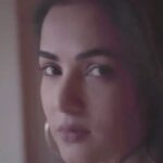Sonal Chauhan Instagram - - “kuch waqt guzrega to btaenge, kitne qareeb ho tum Abhi likh raha hoon, kaagaz par poore utre nahi ho tum” - Jai Singh . One thing about @sonalchauhan that most of you might not know is that she is an admirer of poetry and also a very grounded human being. This one is for you my friend . . . Written and Narrated by: @oldschoolbastard Music: @arrahman . . . . . #reelkarofeelkaro #reelsindia #urduquotes #hindi #arrahman Delhi, India