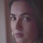 Sonal Chauhan Instagram – – “kuch waqt guzrega to btaenge, kitne qareeb ho tum
Abhi likh raha hoon, kaagaz par poore utre nahi ho tum” – Jai Singh
.
One thing about @sonalchauhan that most of you might not know is that she is an admirer of poetry and also a very grounded human being. This one is for you my friend
.
.
.
Written and Narrated by: @oldschoolbastard 
Music: @arrahman 
.
.
.
.
.
#reelkarofeelkaro #reelsindia #urduquotes #hindi #arrahman Delhi, India