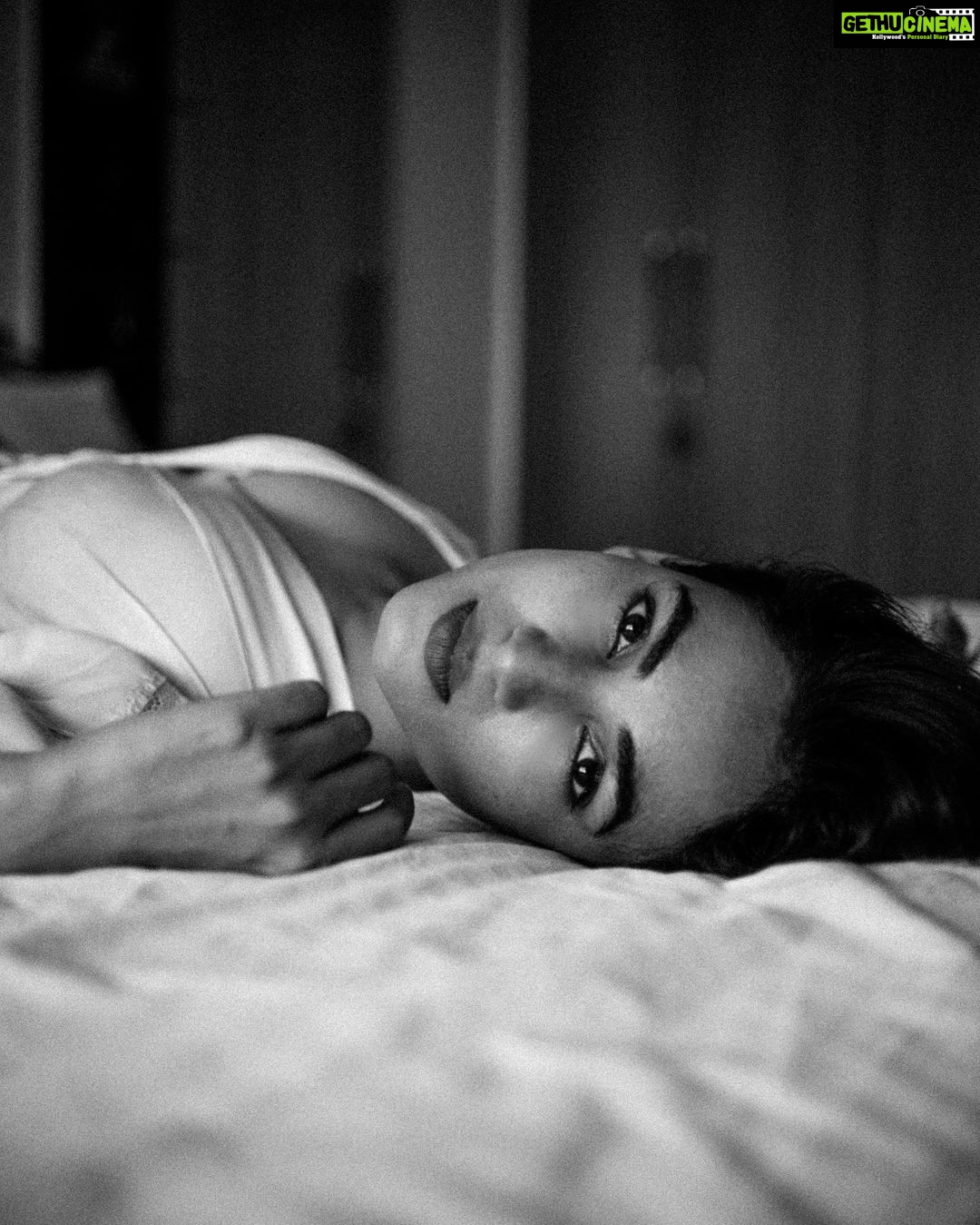 Sonal Chauhan Instagram - Let me tell you my soul today .... If you’d dare.... I will take you through the many lifetimes.... And the thousands of years.... ~ Sonal Chauhan 🤍🖤🤍 . . . . . . . . . . . . . . . . . . . . . . . 📸 @bharat_rawail #ॐ #love #sonalchauhan #saturday #soul #oldsoul #oldsouls #peace #positivevibes #positivity #possibilities #beauty #hair #faith #life #magic #happiness #happygirl #sun #newbeginnings #bed #bedroom #morning #blackandwhite #photography #art #stories #storiesnotpictures