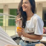 Sonal Chauhan Instagram - Fun fact about me ~ Freshly squeezed orange juice is my most favourite drink in the world 🍊🧡🍊 . . . . . . . . . . . . . . 📸 @stuti.singh #ॐ #love #sonalchauhan #tuesday #laugh #peace #positivevibes #positivity #possibilities #beauty #hair #denim #faith #lifestyle #sun #sand #sea #sealife #smile #happiness #life #poolside #orange #fresh #juice #freshlysqueezed