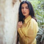 Sonal Chauhan Instagram - There’s no instinct like that of the heart ~ Lord Byron 💛 . . . . . . . . . . . . . . . 📸 @bharat_rawail #love #sonalchauhan #beauty #heart #instinct #positivevibes #morning #wednesday #thoughs #faith #magic #miracle