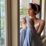Sonal Chauhan Instagram – Let’s see how well y’all know me 🤔 
What am I drinking in that cup?? 
1. Tea 
2. Green Tea 
3. Coffee 
 Tell me your answers in the comments below ☕️ 🍵 ☕️ 
.
.
.
.
.
.
.
.
.
.
.
.
.
📸 @himanichauhan 
#ॐ #love #live #laugh #sonalchauhan #morning #positivevibes #positivity #positivethinking #magic #miracle #faith #tea #coffee #greentea #beauty