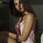 Sonal Chauhan Instagram - "Take notice of what light does - to everything." ~Tess Guinery . . . . . . . . . . . . . . . . . . . . . . 📸 @dieppj #ॐ #sonalchauhan #love #light #positivevibes #beauty #skin #eyes #tuesday #pink #sunkissed #sun #sunlight #blessed #tessguinery