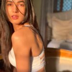 Sonal Chauhan Instagram - I wish ..... ✨💫 . . . . . . . . . . . . . . . . . . . . . . 📸 @stutisengarchauhaan #ॐ #love #live #laugh #hope #sonalchauhan #faith #magic #miracle #sun #sunlight #magiclight #morning #friday #wishes #eyes #positivevibes #positivity