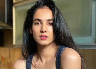 Sonal Chauhan Instagram - Denim kinda Monday blues 👖👑 . . . . . . . . . . . 📸 @stutisengarchauhaan #ॐ #love #sonalchauhan #monday #blues #denims #magic #miracle #faith #beauty #nomakeup #bareskin #positivevibes #positivity #sunkissed #photography