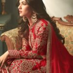 Sonal Chauhan Instagram - 🪔✨🪔 शुभ दीपावली 🪔✨🪔 . . . . . . . . . . . . . . . . . . . . . . . . . . . . . . . . #ॐ #sonalchauhan #diwali #2021 #indian #festival #festivalfashion #indianfashion #jewellery #happydiwali #red #embroidery #thursday #prosperity #blessed