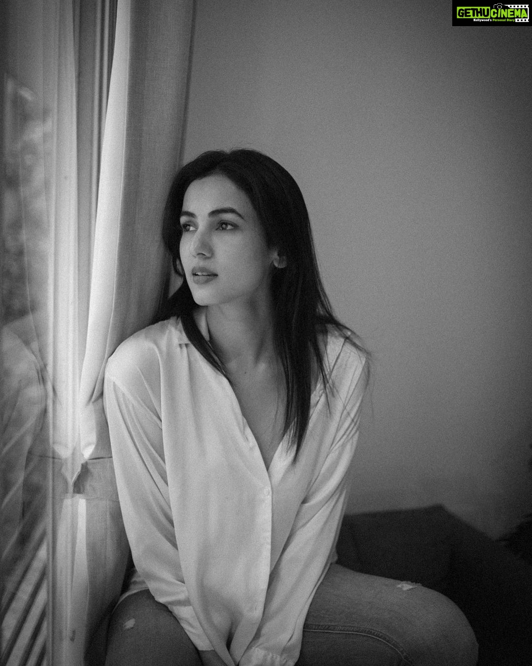Sonal Chauhan Instagram - A lover asked his beloved, Do you love yourself more than you love me? Beloved replied, I have died to myself and I live for you. I've disappeared from myself and my attributes, I am present only for you. I've forgotten all my learnings, but from knowing you I've become a scholar. I've lost all my strength, but from your power I am able. I love myself...I love you. I love you...I love myself ✨ ~ Jelaluddin Rumi 📸 @bharat_rawail . . . . . . . . . . . . . . . . . . . . . #love #sonalchauhan #beauty #soul #thoughts #magic #bharatrawail #positivevibes #positivity #blackandwhite #balckandwhitephotography #learning #eyes #tuesday
