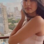Sonal Chauhan Instagram - Of sunrises and more magical sunrises... Of waking up to a beautiful world... Of believing in the magic of today... Of love and beauty in all around you... ✨🧚🏻‍♀️✨ . . . . . . . . . . #love #sunrise #magic #sonalchauhan #reels #reelitfeelit #instareels #positivevibes #positivity #eyes #healthylifestyle #king #beauty #saturday