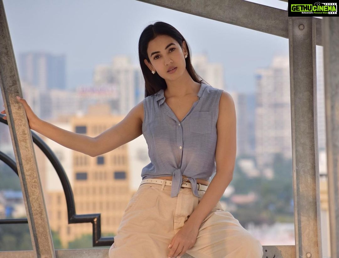 Sonal Chauhan Instagram - When these pillars get pulled down... It will be you who wears the crown... How much pain has quaked your soul? How much love would make you whole? I can't find the words to say They're overdue... But the one who wears the crown... Will be YOU 👑 . . . . . . . . . . . . . . . . . #love #blessings #faith #prayer #sonalchauhan #wednesday #thoughts #miracle #magic #positivity #positivevibes #poetry #poetrycommunity