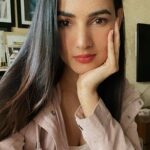 Sonal Chauhan Instagram - Monday Moods😊😘😉 . . . . . . . . . . . . . . . . . #nomondayblues #mood #love #sonalchauhan #positivevibes #positivity #grateful #blessings #positivevibes #pink #selfie #filter #instafilter