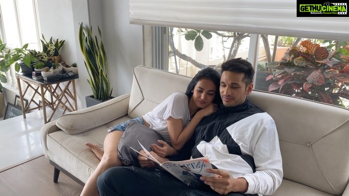 Sonal Chauhan Instagram - Something really special coming your way this week! ❤️ Stay tuned as we reveal more information on this tomorrow. ✨ @arjunkanungo @vyrloriginals @mayurpuri @keyurbs #comingsoon #arjunkanungo #sonalchauhan #cantwait