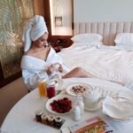 Sonal Chauhan Instagram - Good morning 🌸🌸🌸 . . . . . . . . . . . . . . . . . . . . 📸 @sandysvanitydrama #morning #goodvibes #love #sonalchauhan #positivevibes #magic #miracle #beauty #fresh #breakfast #fruit #juice #photography #messy #bed #throwback #wednesday