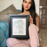 Sonal Chauhan Instagram - Art and the Artist ✏️✏️ ✏️ . . . . . . . . . . . . . . #ॐ #art #sketch #pencil #pencilsketch #love #sonalchauhan #shiva #sunday #magic #miracle #faith #positivevibes #positivity #whoswho