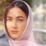 Sonal Chauhan Instagram - Eid Mubarak 🌙 May our hearts be filled with love and may we spread that love everywhere we go. 💫💗🙏🏻 📸 @himanichauhan . . . . . . . . . . . . . . . . #love #sonalchauhan #eidmubarak #eid #positivevibes #magic #miracle #celebration #eyes #faith