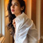 Sonal Chauhan Instagram - The light to my soul ♥️♥️ . . . . . . . . . . . . . 📸 @himanichauhan #love #sonalchauhan #magic #miracle #faith #sunkissed #sunset #lockdown #positivevibes #photography #monday