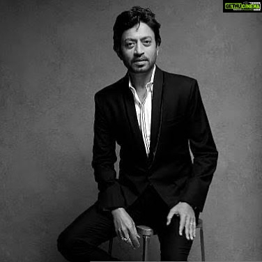 Sonal Chauhan Instagram - Heaven just got luckier today. Just heard about @irrfan sir. Don’t want to believe this. Don’t know how to react. Finest at everything that he ever did. Even his last fight. We’ve lost a gem today. Strength to his family. RIP #IrrfanKhan 💔