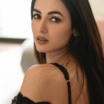 Sonal Chauhan Instagram - I took a piece of you when I left ... Do you see it yet ??? 🖤🤍 . . . . . . . . . . . . . 📸 @amitmehra_photography Editing @kaushalpurohit08 @dieppj #photography #portrait #black #poetry #eyes #love #longing #magic #miracle #sonalchauhan