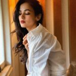Sonal Chauhan Instagram - The only thing we never get enough of is love.... And the only thing we never give enough of is love.... ~ Henry Miller We could all use some love in these times, so let’s spread LOVE and stop the hate. 💫♥️🌈 . . . . . . . . . . #worldfightscorona #humanity #fights #corona #spreadlove #stopthehate #instagood #kindness
