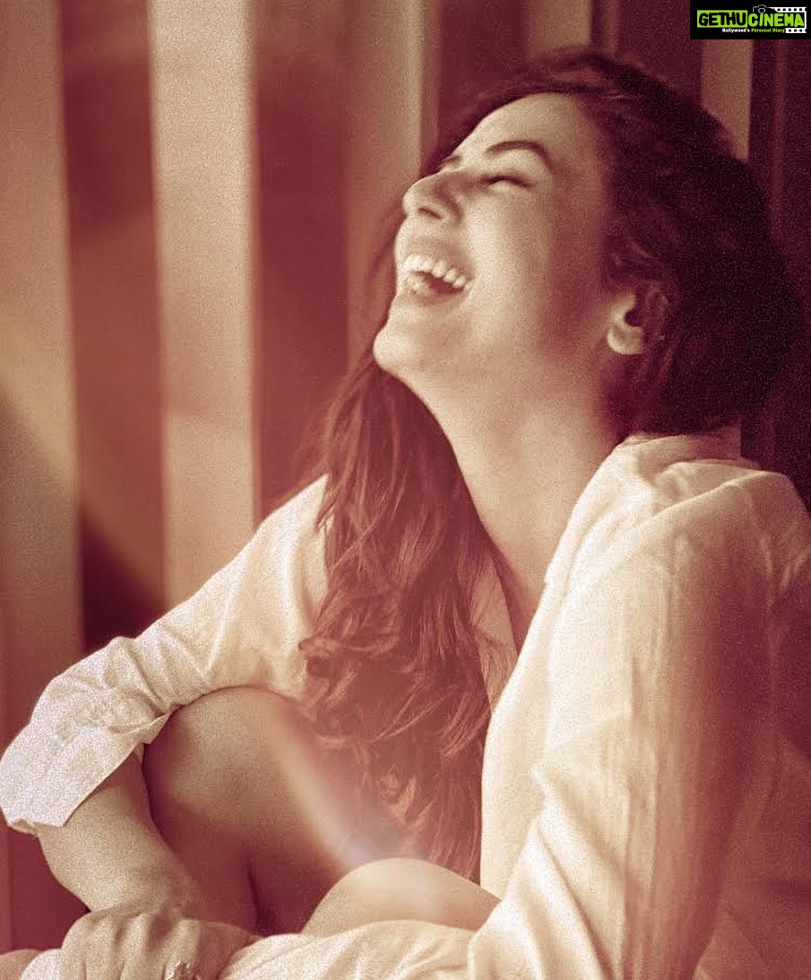 Sonal Chauhan Instagram - Laugh a little harder, worry a little less 💫♥️🧿 . . . . . . . . . . . . #love #laugh #sonalchauhan #laughter #faith #positivity #magic #miracle #wednesday