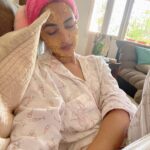 Sonal Chauhan Instagram - Expectation- Pic 1- Daydreaming about a holiday in Paris 💖 🇫🇷 Swipe left ⬅️ Reality- Pic 2- Waking up to reality that I still have Jhadoo 🧹Pocha and dusting to finish 😩 #lockdown #series #fightingcorona #love #sonalchauhan #sunday