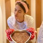 Sonal Chauhan Instagram - BAKEY WAKEY !!! 👩🏻‍🍳🥧🍫 Lockdown Self discoveries 🦄 . . . . . . . . #lockdown #lockdownseries #love #sonalchauhan #baking #cake #