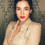 Sonal Chauhan Instagram - Some Vanity n some Drama 💫♥️🌟 . . . . . Trench @burberry Make up @sandysvanitydrama Hair @imrankhan60786 Styled by @d_devraj #vanity #drama #sunday #delhi #winter #winterfashion #eyes Taj Palace, New Delhi