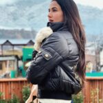 Sonal Chauhan Instagram – If only every Sunday was like this ❄️❄️❄️ .
.
.
.
.
.
.

#sunday #chill #sonalchauhan #travel #mountains #love #magic #blessings #miracle #2020 #snow