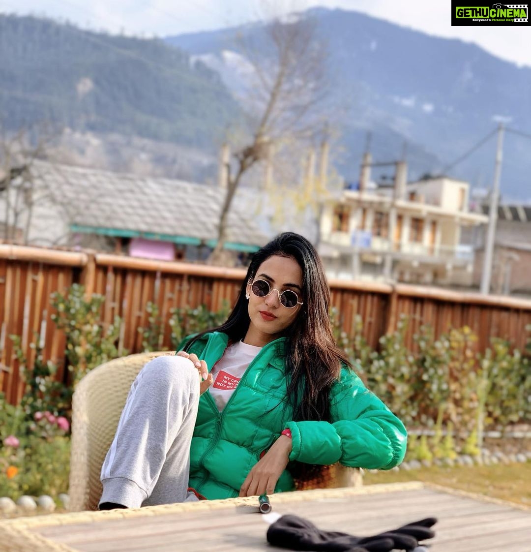 Sonal Chauhan Instagram - Day 1 !!! 💫🍀✨🧿❤️ . . . . . #love #magic #blessing #miracles #mountains #mountainlife #sonalchauhan #2020 #newyear #happynewyear