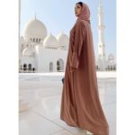 Sonal Chauhan Instagram - Of Magic and Blessings !!!!💫🌟💫 Sheikh Zayed Mosque 🕌🧕🏻 . . . . . . . #sheikhzayedmosque #abudhabi #uae #magic #blessings #love #prayers #answered #abaya #abayafashion #abayadubai #abayastyle #wednesday Sheikh Zayed Grand Mosque Abu Dhabi, UAE