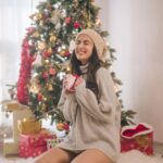 Sonal Chauhan Instagram - Merry Xmas 🎄🎄🎄 Ho ho ho …. 🧑‍🎄 Santa Claus has come to town and she has made her list 🧑‍🎄🎄🧑‍🎄 . . . . . . . . . . . . . . . . . 📸 @jvfilms_ @mdaftabk #love #sonalchauhan #xmas #merrychristmas #happyholidays #december #festival