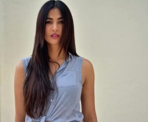 Sonal Chauhan Instagram - Your eyes hold everything that my soul thirsts for 💞 . . . . . . . 📸- @himanichauhan #love #eyes #souls #connection #eternal #beauty #nomondayblues #infinityandbeyond #monday