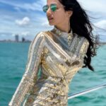 Sonal Chauhan Instagram - Sunday Mood!!! 🌊☀️🛥🌈🧜‍♀️ . . . . . . . #expectations #reality #travel #waves #sun #yacht #champagne #weekend #wind #windinmyhair #love #sonalchauhan #carpediem #pattaya #thailand #water #magic #positivevibes #nbk105 #shootlife #workmode #funmode #sunday #weekend #sunshine #glitter