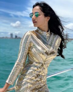 Sonal Chauhan Instagram - Sunday Mood!!! 🌊☀️🛥🌈🧜‍♀️ . . . . . . . #expectations #reality #travel #waves #sun #yacht #champagne #weekend #wind #windinmyhair #love #sonalchauhan #carpediem #pattaya #thailand #water #magic #positivevibes #nbk105 #shootlife #workmode #funmode #sunday #weekend #sunshine #glitter
