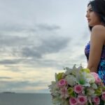 Sonal Chauhan Instagram - Gratitude 🙏🏻🌈💙☀️ . . . . . . . 📸- @himanichauhan Make up- @vijaysharmahairandmakeup Hair- @sunitasingh755 Styled by @aayeshaa.mariam #love #gratitude #peace #thankful #positivevibes #positivity #blue #sky #ocean #flowers #nbk105 #shootlife #workmode #pattaya #thailand #travel #wednesday #roses Pattaya